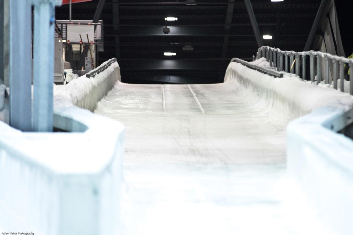 WSC sliding track facility